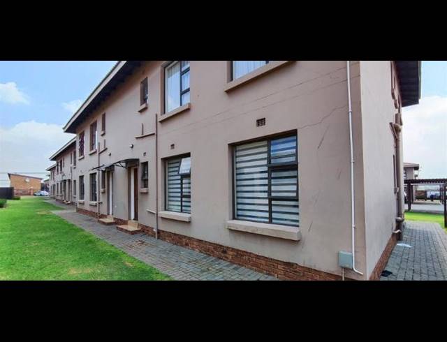 3 BEDROOM APARTMENT FOR SALE IN ALBERTSDAL